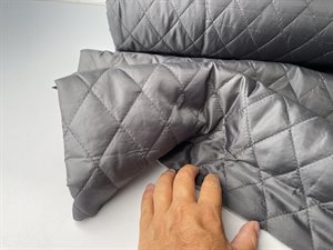 Fastvævet quiltet foer/yderstof - grå